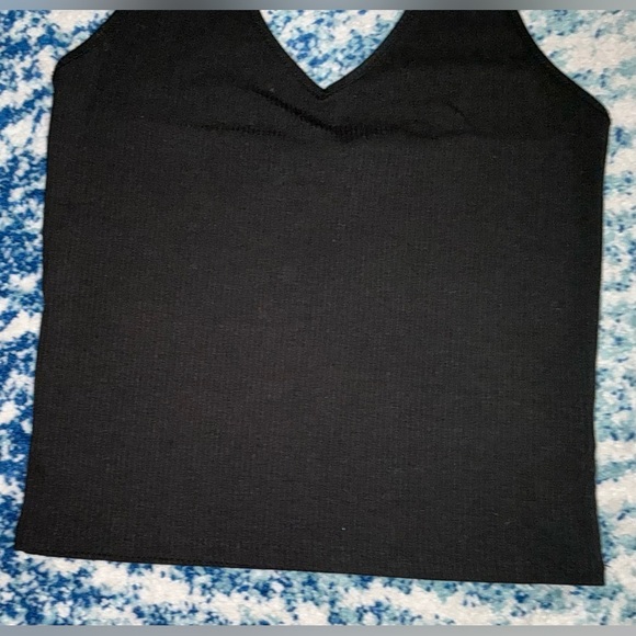 American Eagle Outfitters Black Ribbed V-Neck HalterTop - Picture 3 of 7